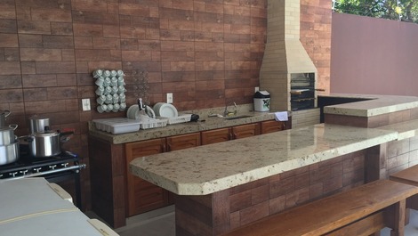 House, 8 rooms, 4 suites, 43 people, Alto do Mundaí.