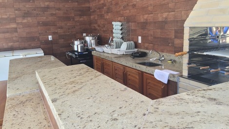 House, 8 rooms, 4 suites, 43 people, Alto do Mundaí.