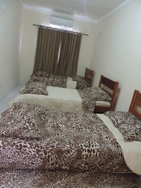 Cod. 002, House, 4/4, 20 people, Alto do Mundaí.