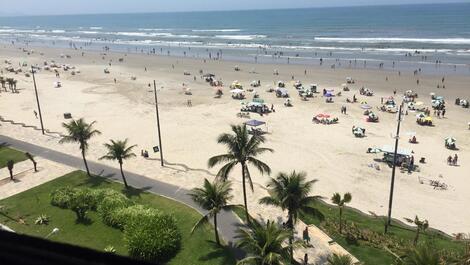 Praia na frente do prédio 