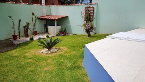 Bela e Confortável Casa com Piscina e Churrasqueira