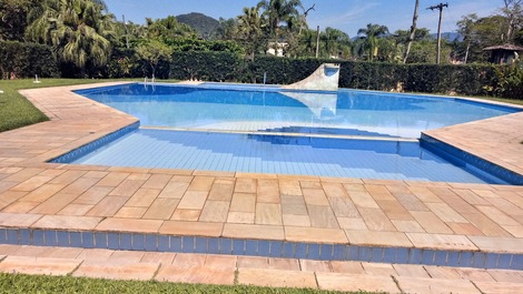 House with 3 suites with air condominium 150mts Camburizinho Camburi Beach