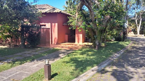 House with 3 suites with air condominium 150mts Camburizinho Camburi Beach