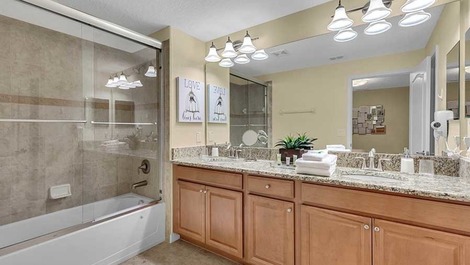 Linda Casa em Condomínio - Pertinho da Disney