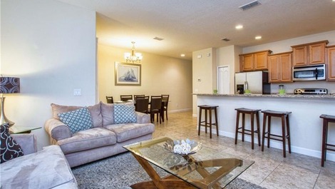 Beautiful Home in Kissimmee - Complete for the Holidays