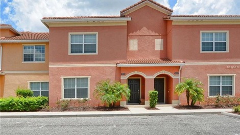 Beautiful Home in Kissimmee - Complete for the Holidays