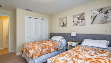 Beautiful Home in Kissimmee - Complete for the Holidays