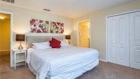 Beautiful Home in Kissimmee - Complete for the Holidays