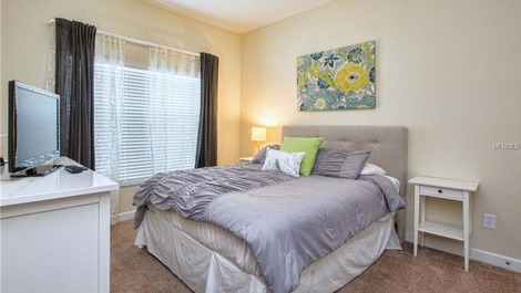 Beautiful Home in Kissimmee - Complete for the Holidays