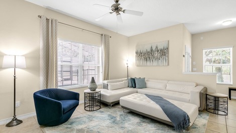 House in gated community, comfortable and complete