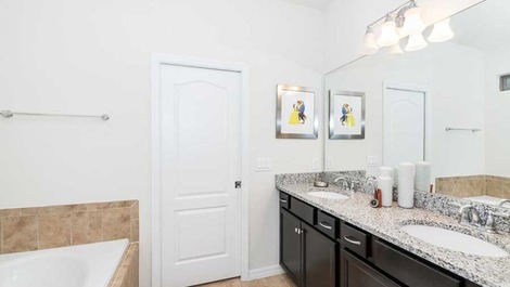 Beautiful Home in Gated Community in Kissimmee