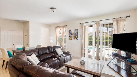 Equipped House in Beautiful Condo Close to Disney