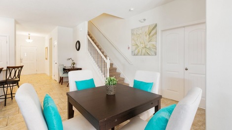 Equipped House in Beautiful Condo Close to Disney