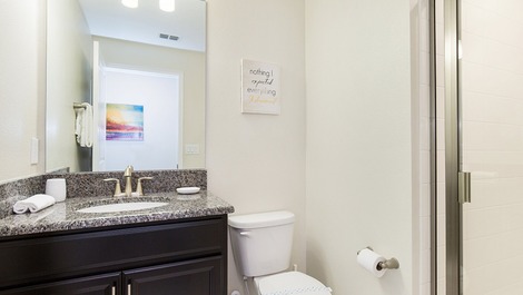 Luxury Condominium House - Great Location Close to the Parks