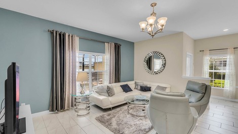 Casa com Localização Privilegiada em Condomínio Próximo a Disney