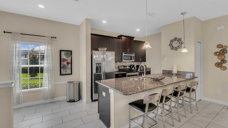 Casa com Localização Privilegiada em Condomínio Próximo a Disney