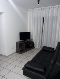 Apartamento com ótima localização no Canto do Forte