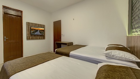 COZY HOUSE of 8 suites with air for 28 people-Next BEACH PARK