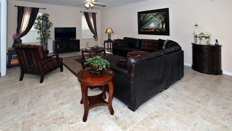 Beautiful Home in Condo Close to Disney