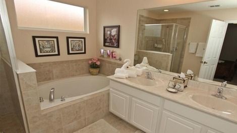 Beautiful Home in Condo Close to Disney