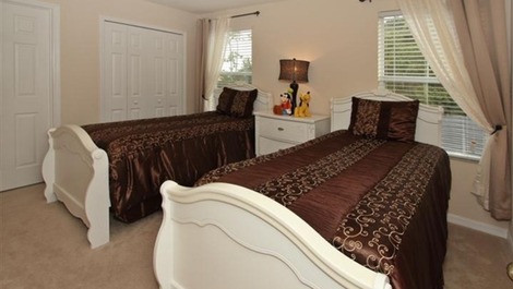 Beautiful Home in Condo Close to Disney