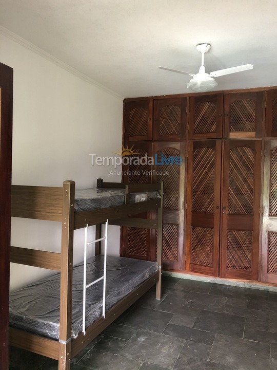 Casa para aluguel de temporada em Guarujá (Praia do Pernambuco)