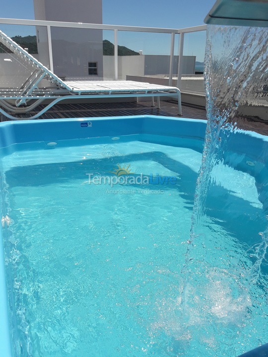 Apartamento para alquiler de vacaciones em Governador Celso Ramos (Praia de Palmas)