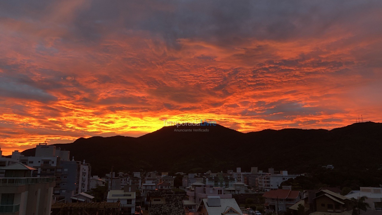 Apartamento para alquiler de vacaciones em Governador Celso Ramos (Praia de Palmas)