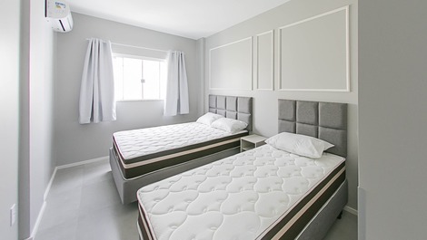 APARTAMENTO ALTO PADRÃO COM PISCINA