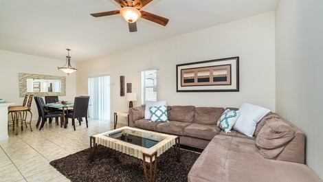 Beautifully Decorated Home for Your Disney Vacation