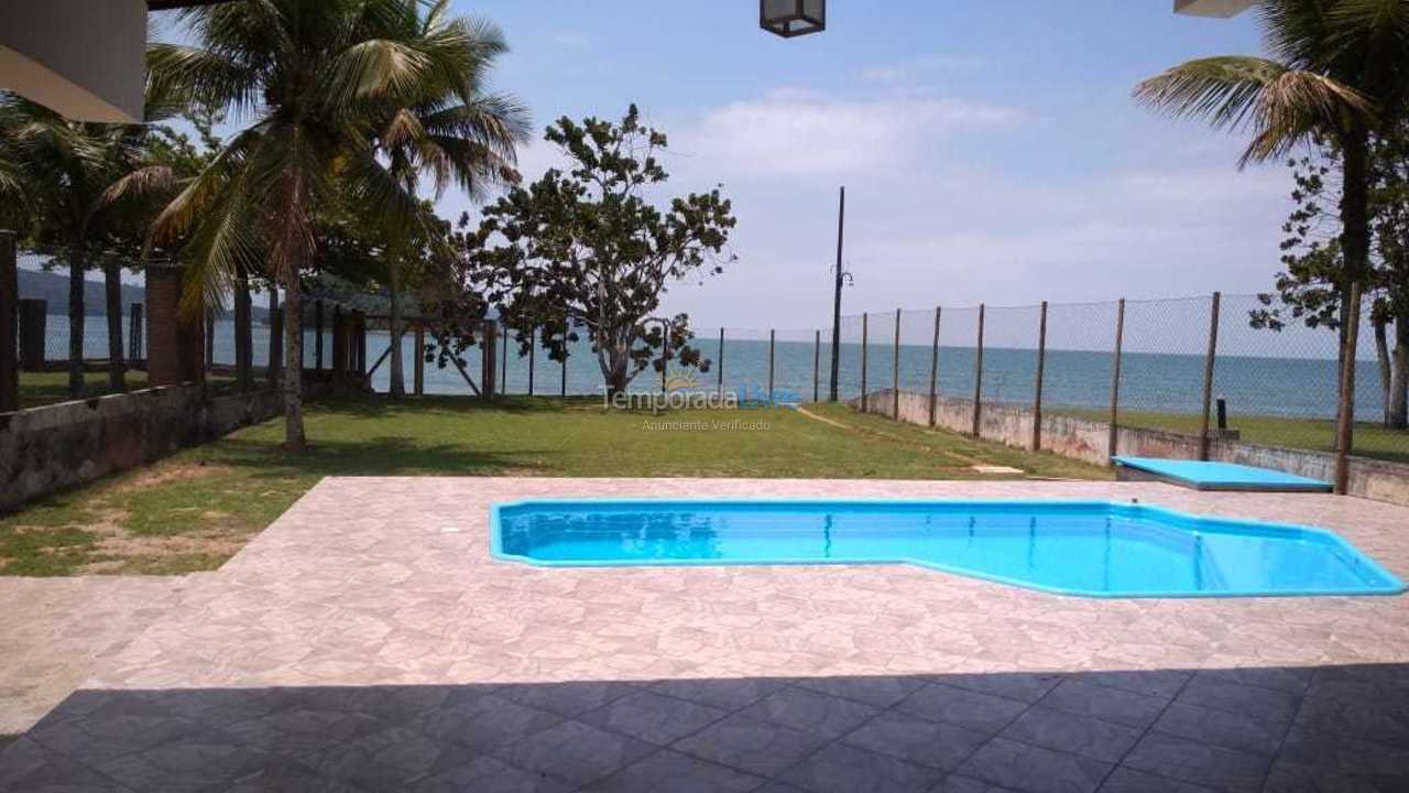 Casa para aluguel de temporada em Ubatuba (Praia do Sape)