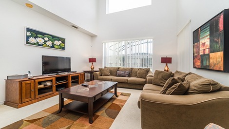 Casa em Condomínio Arborizado Próximo a Disney