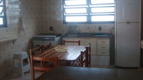 Casa azul, adosado con piscina, 3 dormitorios, a 50 metros de la playa.