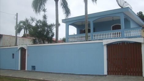 Casa azul, adosado con piscina, 3 dormitorios, a 50 metros de la playa.