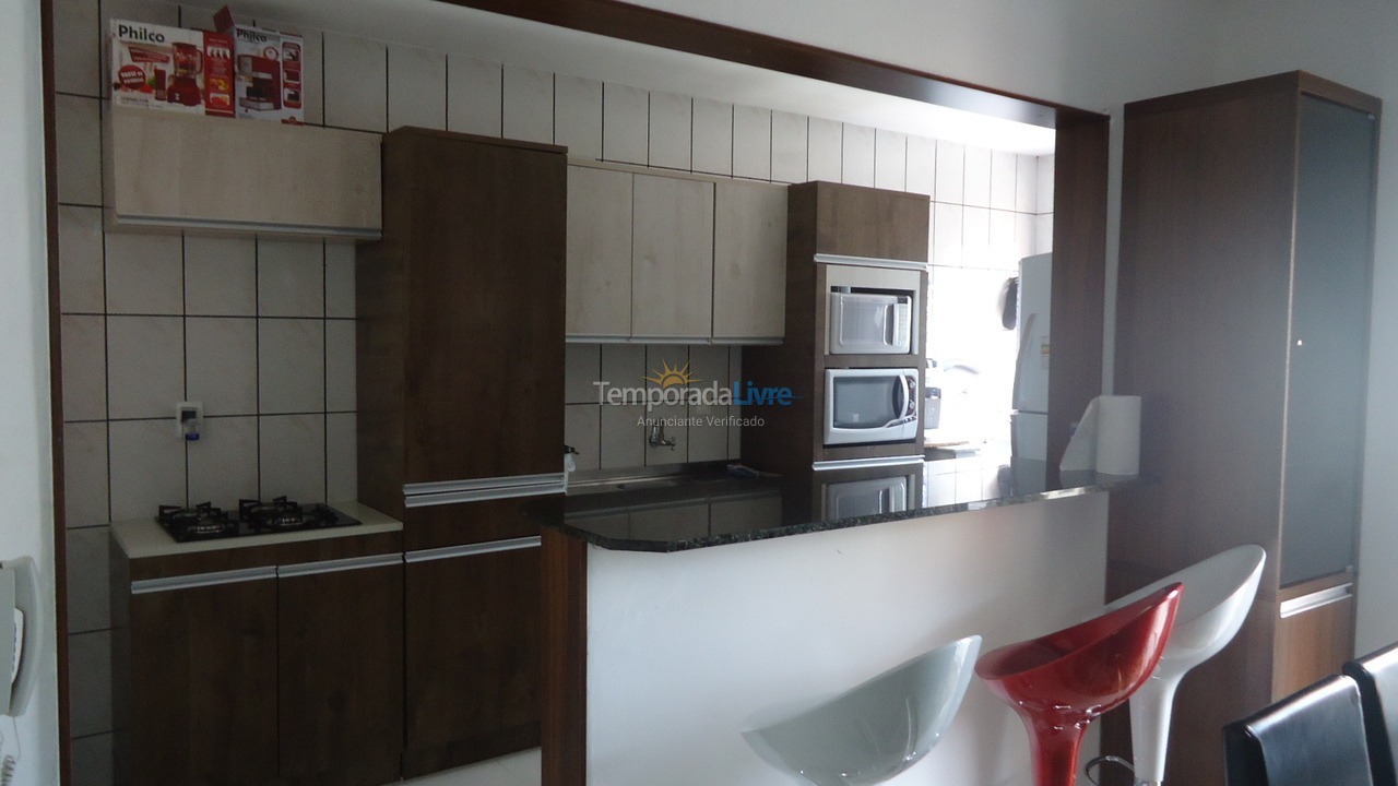 Apartamento para aluguel de temporada em Itapema (Meia Praia)