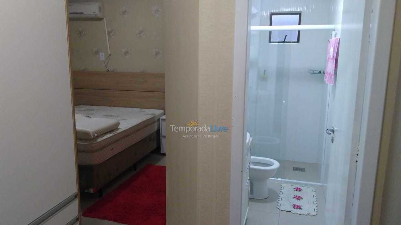 Apartamento para aluguel de temporada em Itapema (Meia Praia)