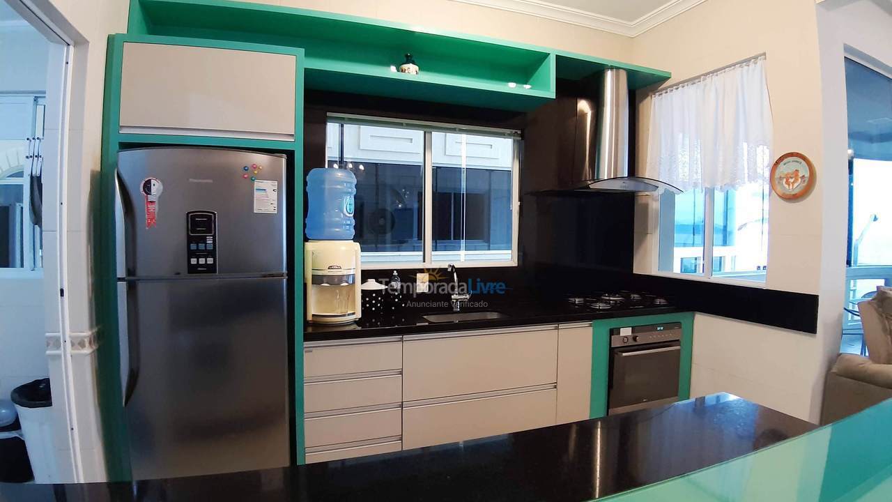 Apartamento para aluguel de temporada em Itapema (Meia Praia)