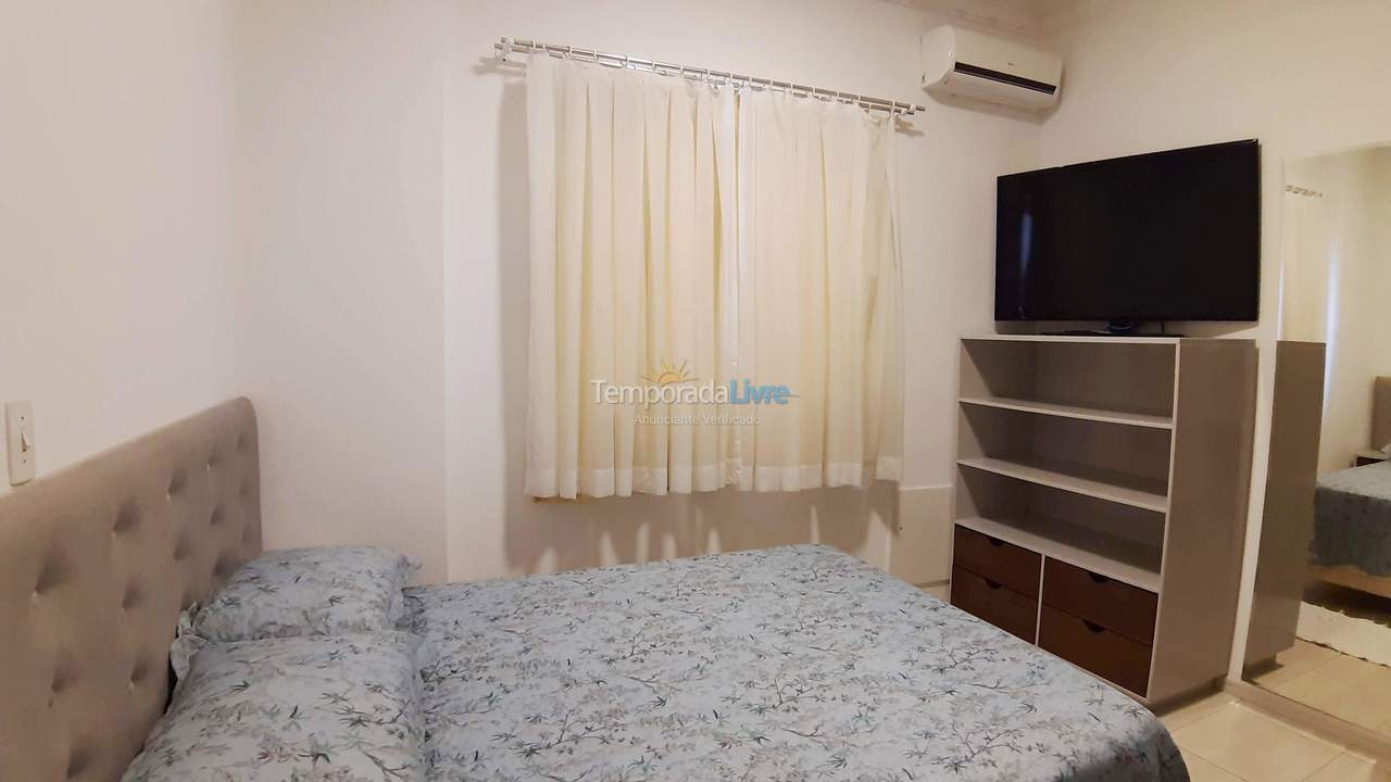Apartamento para aluguel de temporada em Itapema (Meia Praia)