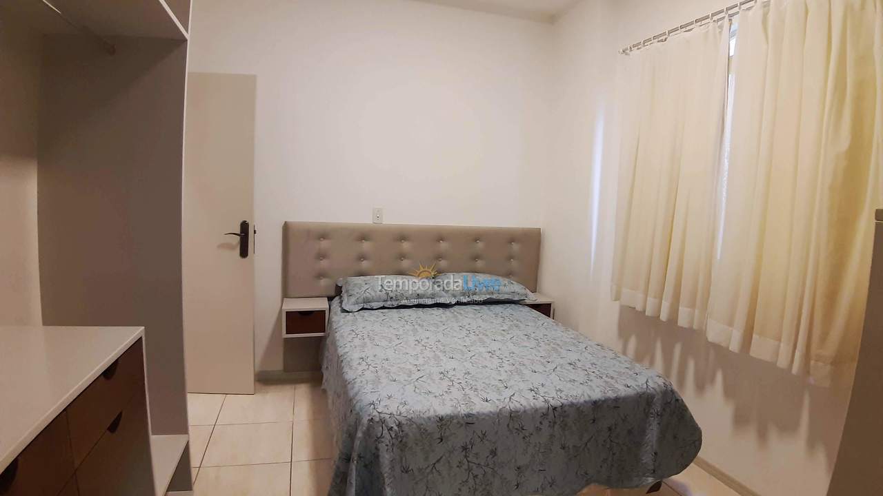 Apartamento para aluguel de temporada em Itapema (Meia Praia)