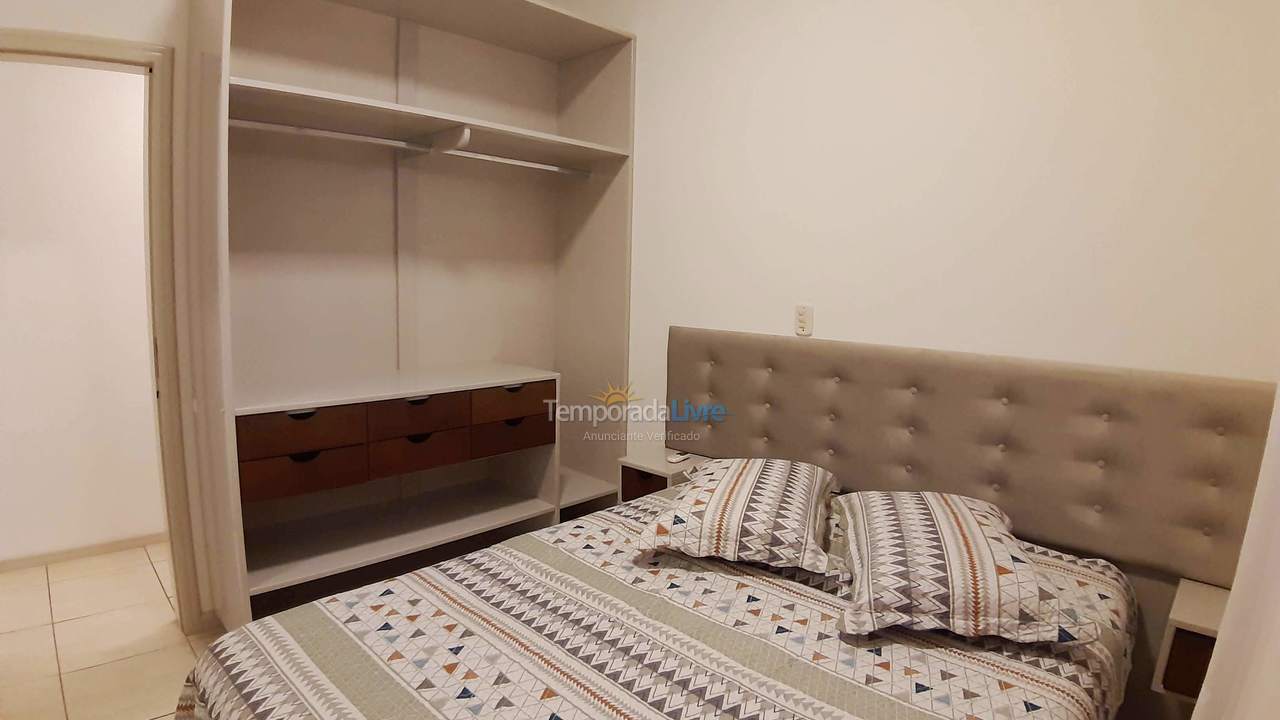Apartamento para aluguel de temporada em Itapema (Meia Praia)