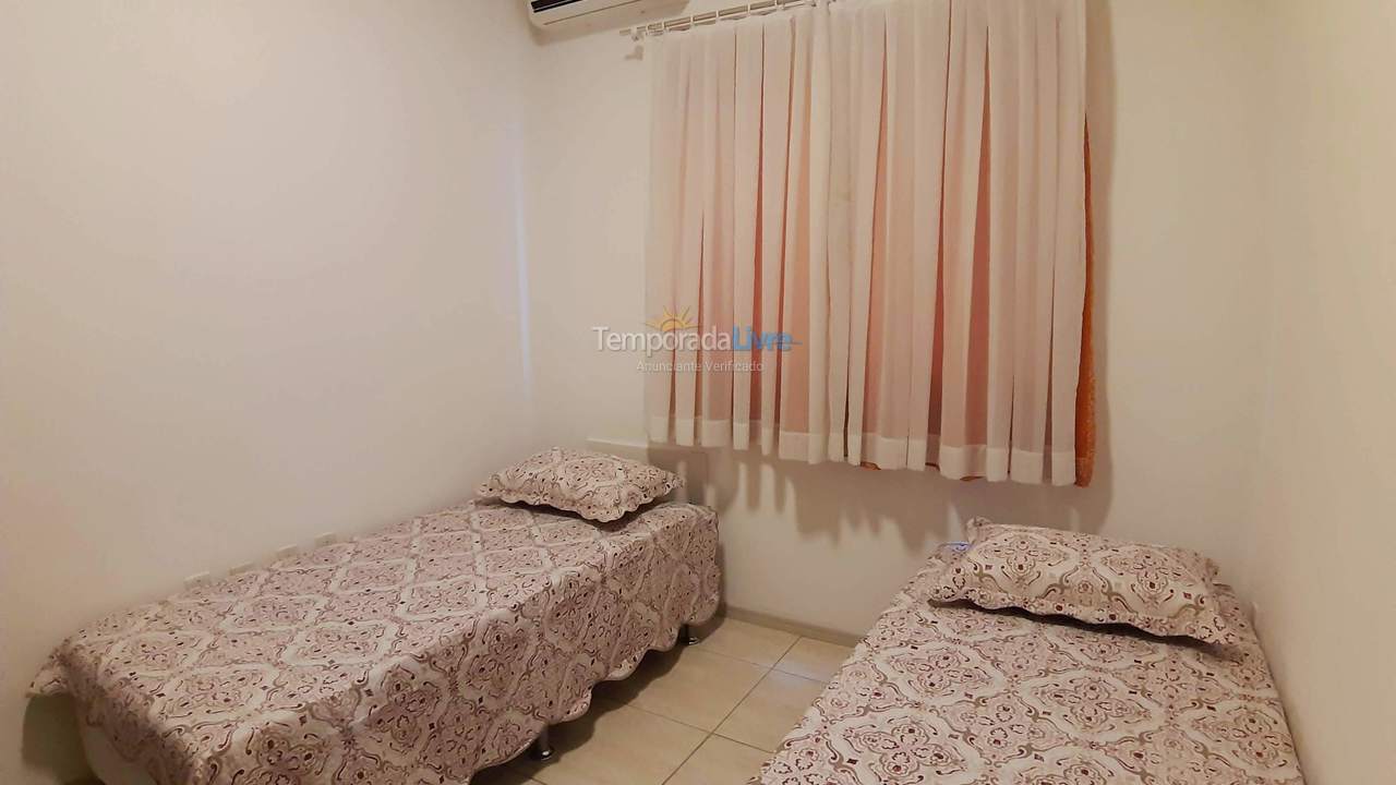 Apartamento para aluguel de temporada em Itapema (Meia Praia)