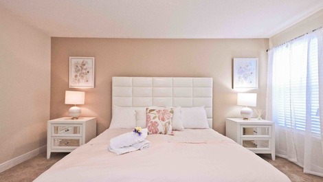 Spacious Home That Accommodates Up to 14 Guests in Orlando