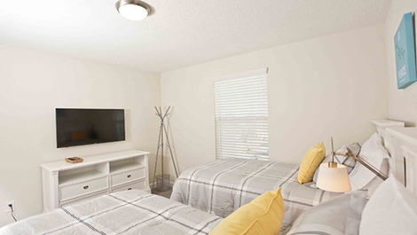 Ótima Casa em Condomínio Bem Localizado - Pertinho da Disney