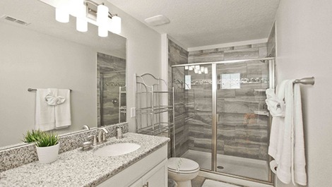 Ótima Casa em Condomínio Bem Localizado - Pertinho da Disney