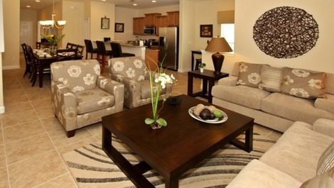 Hermosa casa ubicada en un complejo de condominios en Kissimmee