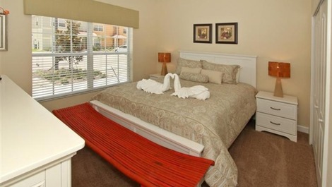 Hermosa casa ubicada en un complejo de condominios en Kissimmee