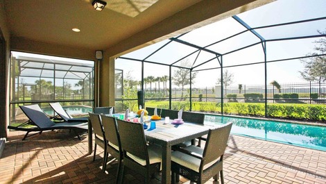 Casa com Piscina Privativa Perto da Disney - Acomoda até 12 Hóspedes