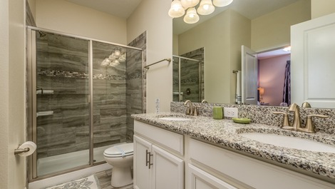 Spacious Home Sleeps Up To 22 Guests in Orlando