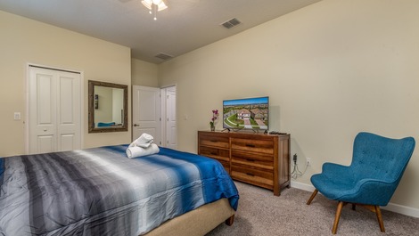 Spacious Home Sleeps Up To 22 Guests in Orlando