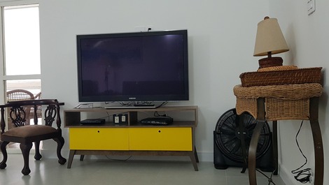 Apartment facing the beach, foot in the sand in Pitangueiras, Guaruja, São Paulo